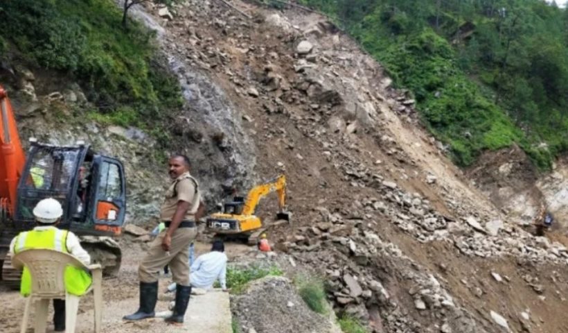 roads broken due to landslide due to chamoli