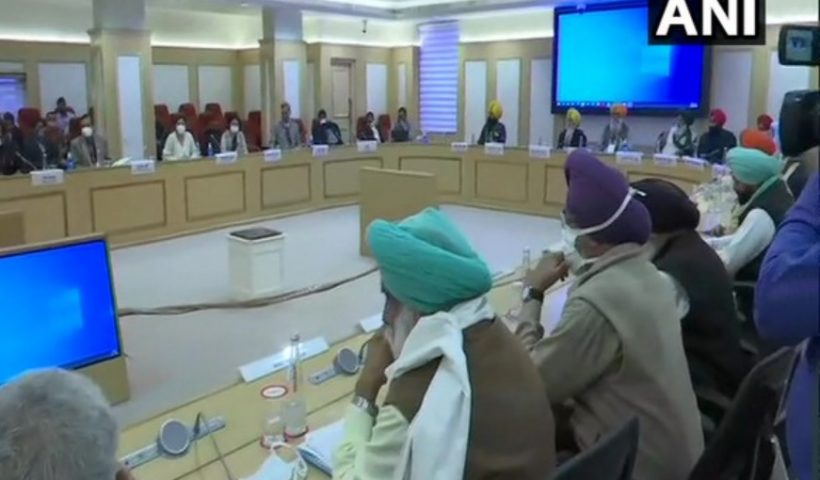 Farmers leaders meeting with 3 cabinet ministers in vigyan bhawan